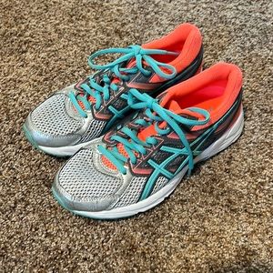 NEW Asics Women’s Shoes Size 6